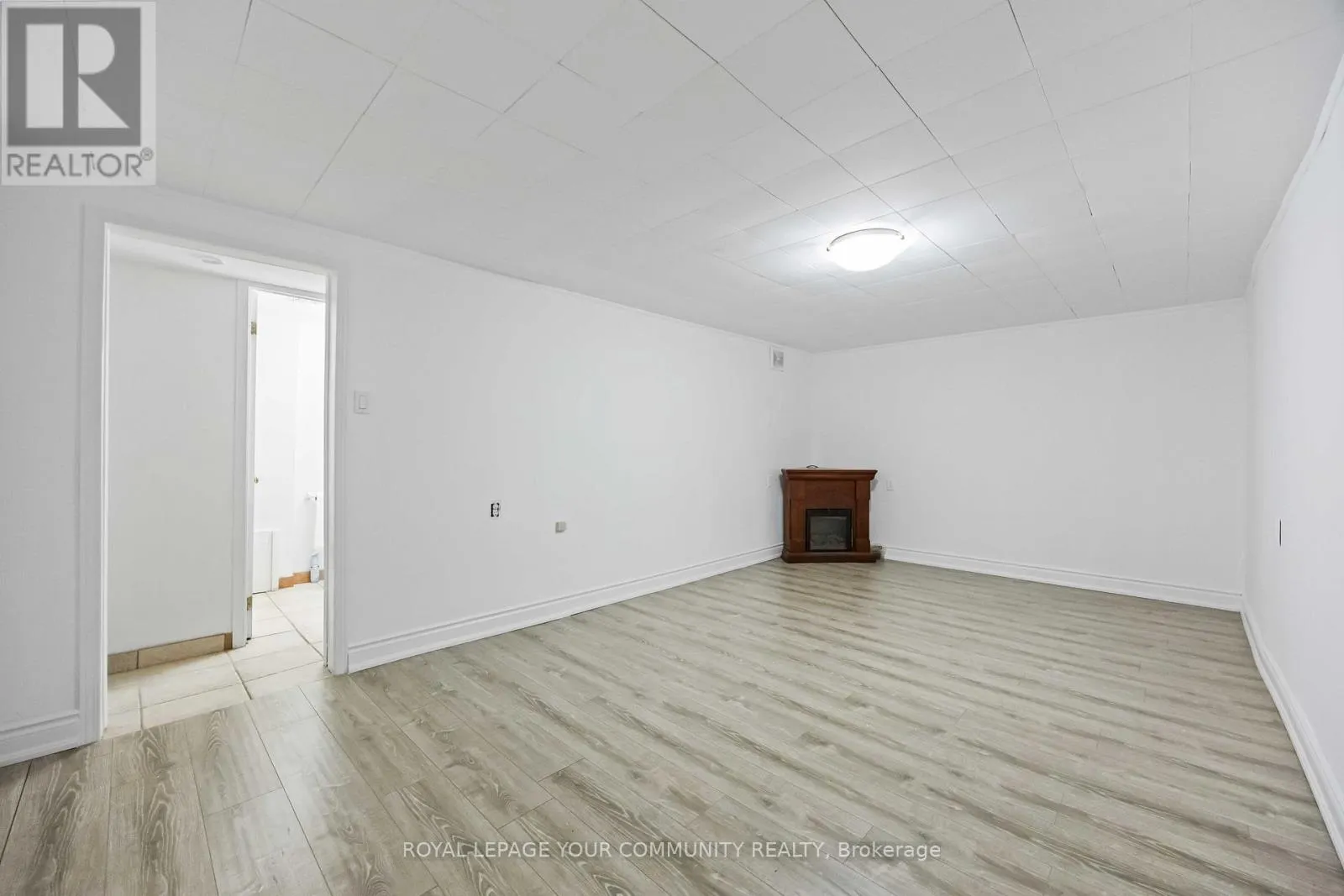 22 PORTERFIELD CRESCENT