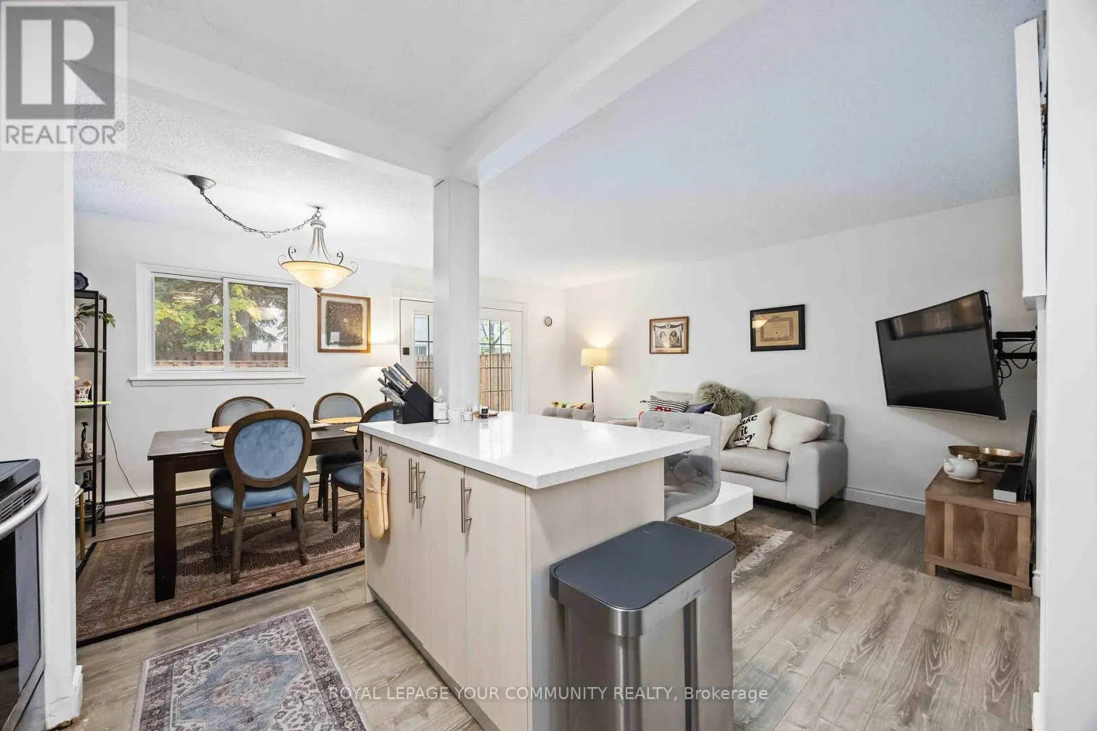 22 PORTERFIELD CRESCENT