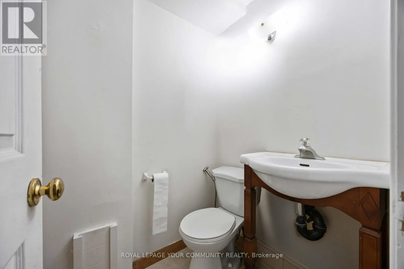 22 PORTERFIELD CRESCENT