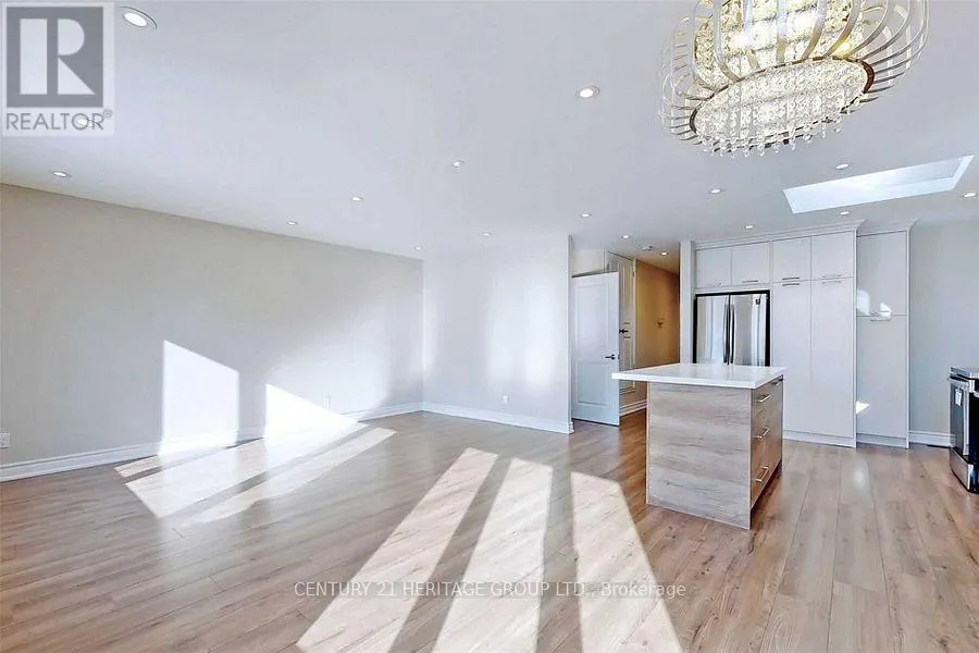 MAIN - 765 GREENFIELD CRESCENT