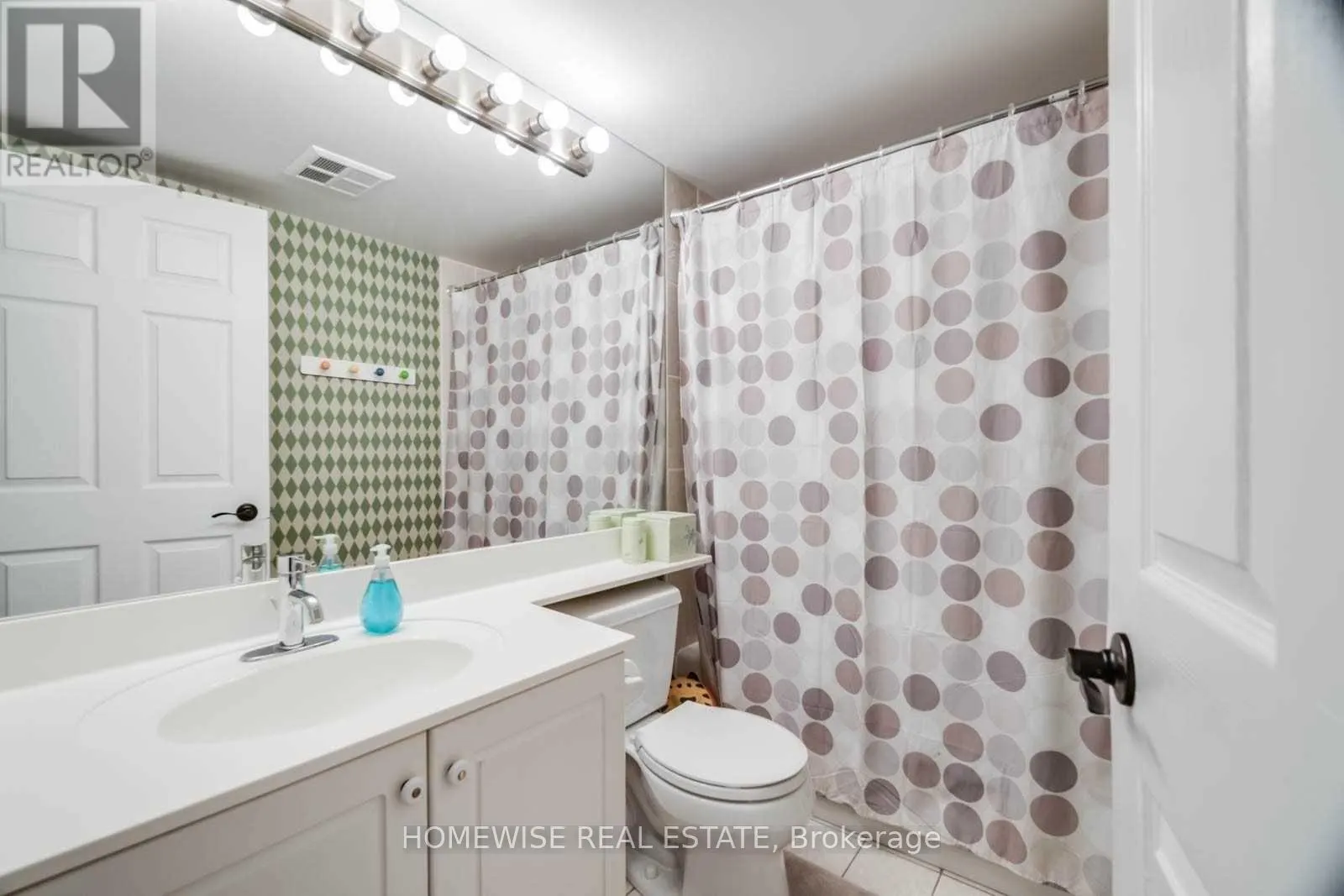 212 - 130 POND DRIVE