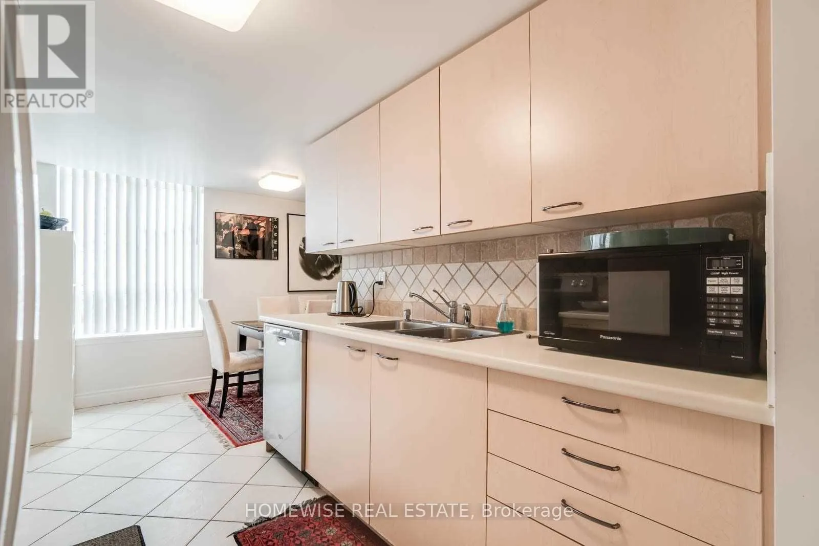 212 - 130 POND DRIVE