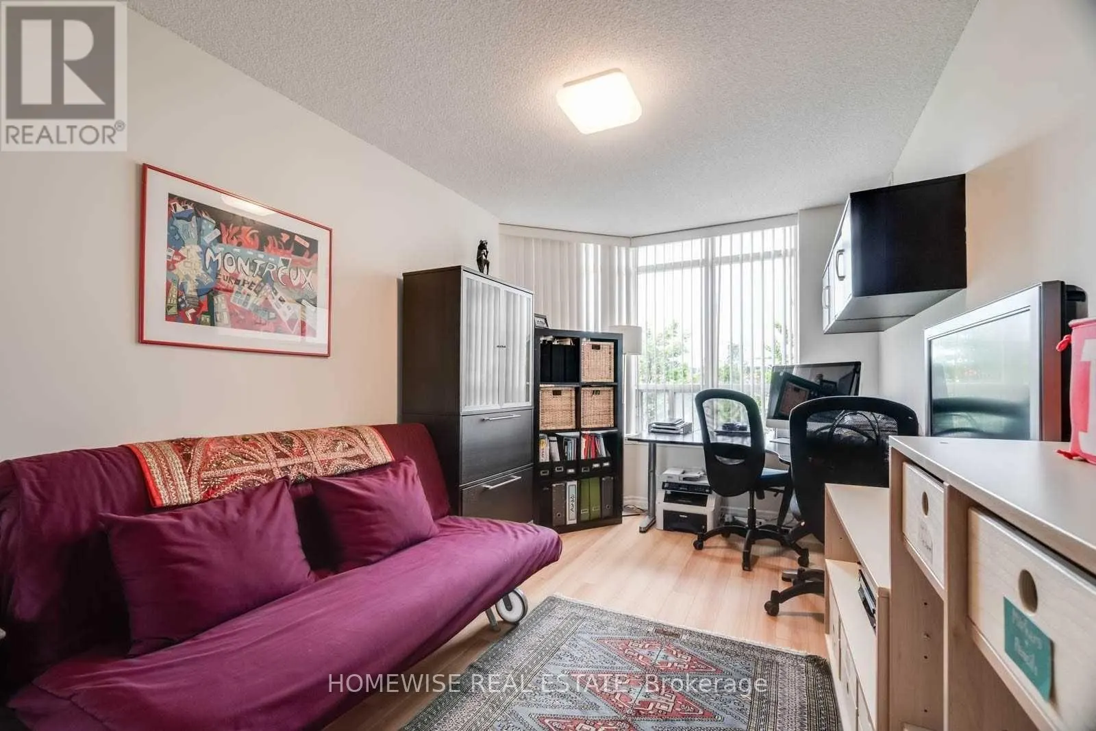 212 - 130 POND DRIVE