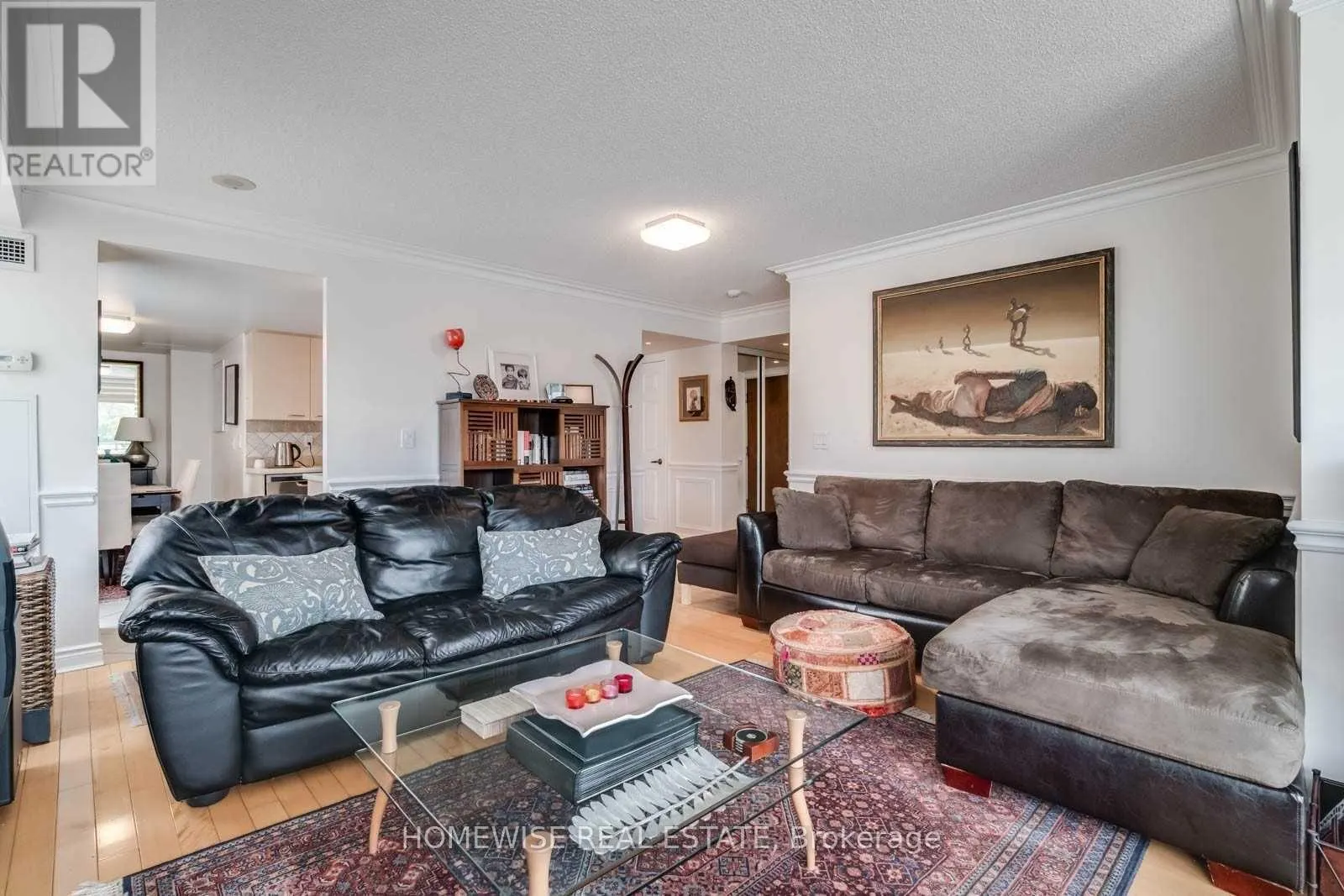 212 - 130 POND DRIVE