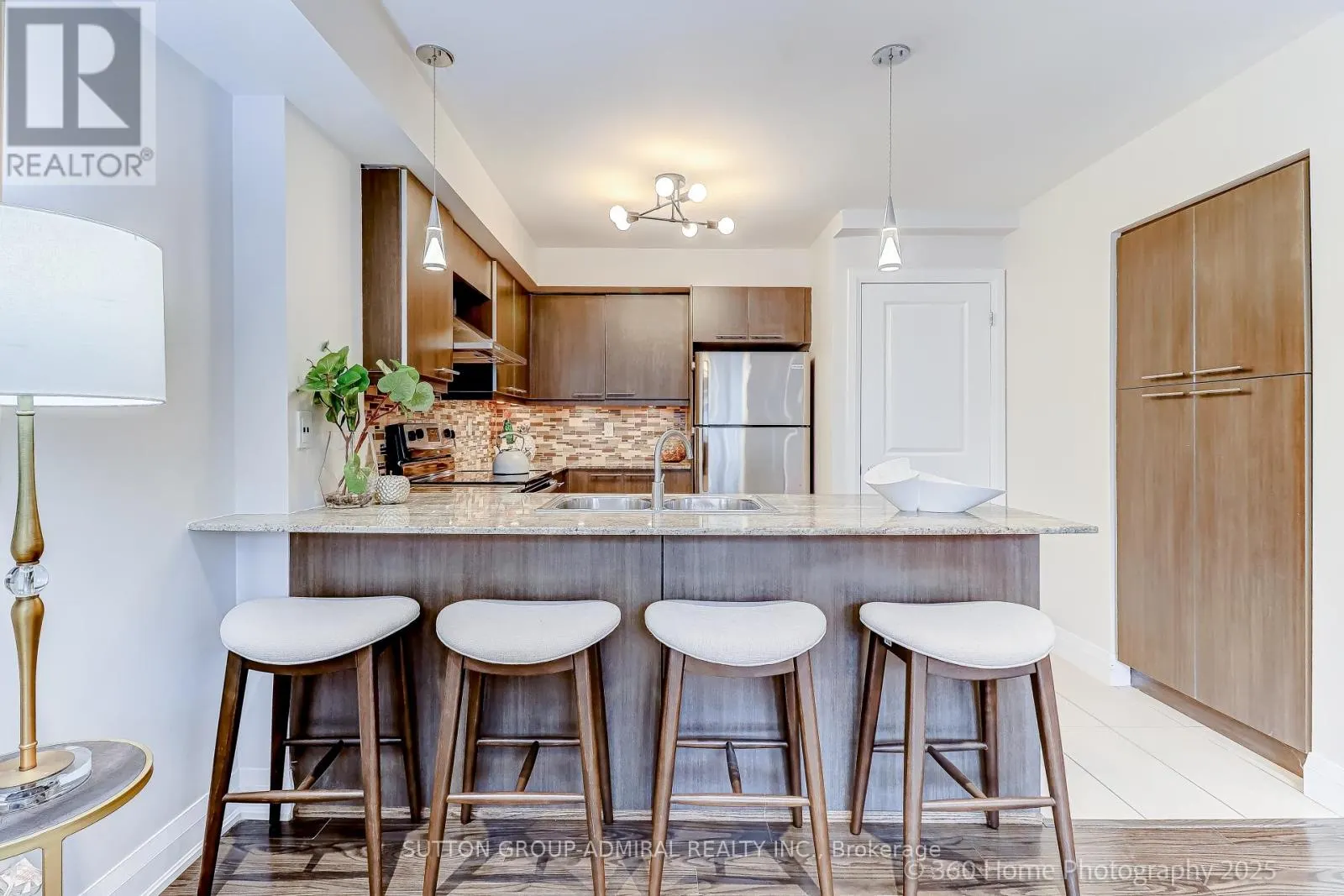 143 - 326 JOHN STREET