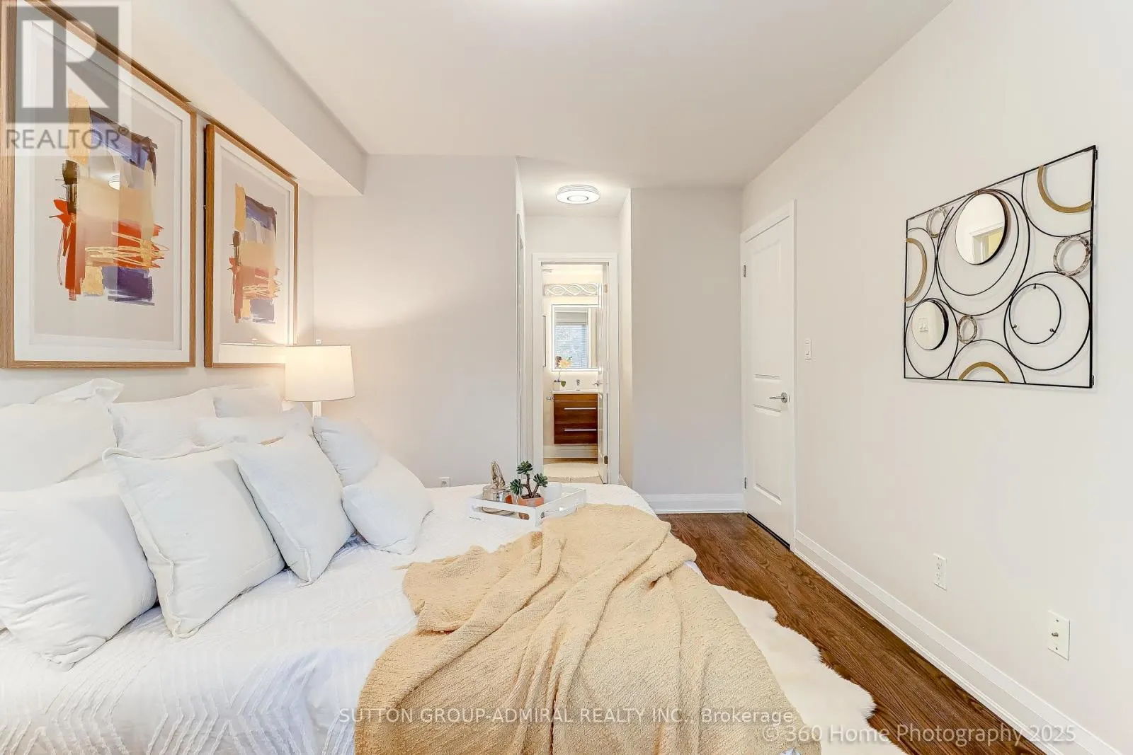 143 - 326 JOHN STREET