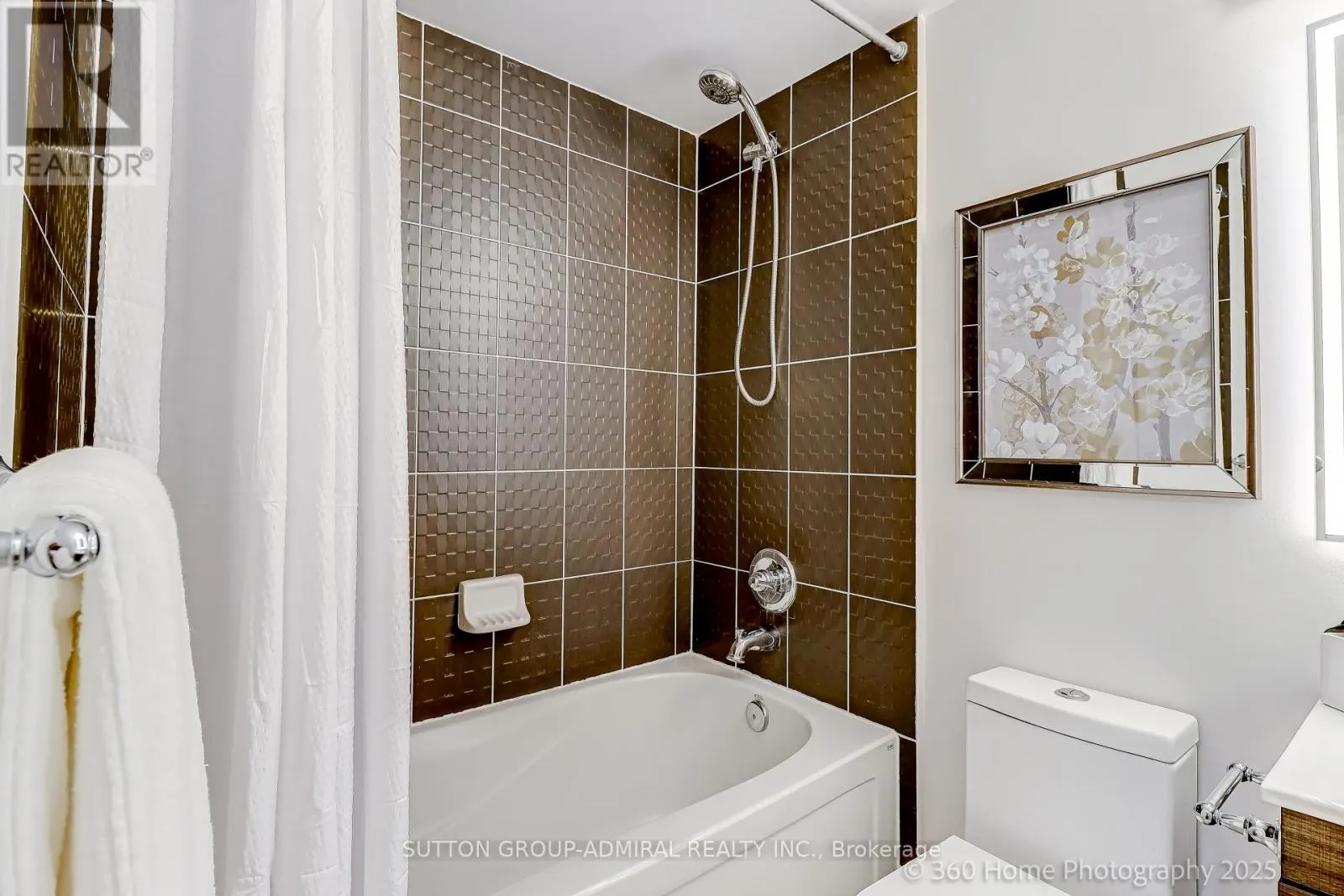 143 - 326 JOHN STREET