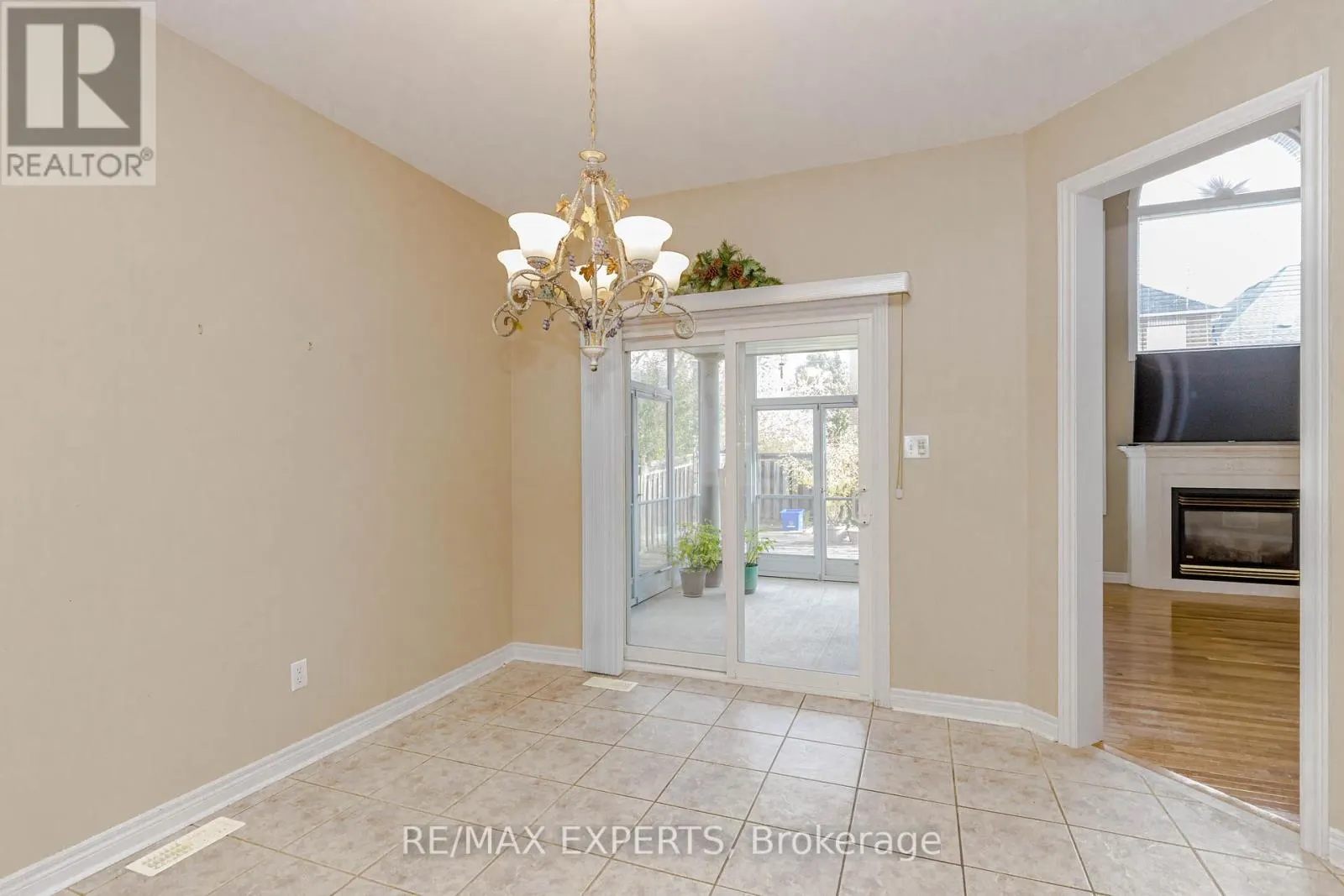 150 SAINT NICHOLAS CRESCENT