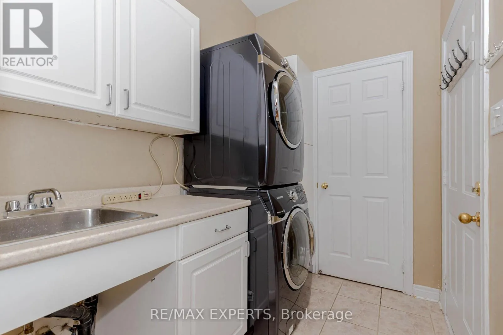 150 SAINT NICHOLAS CRESCENT