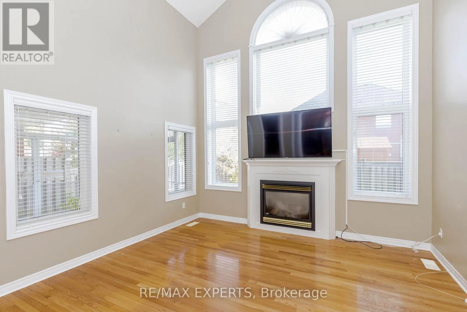 150 SAINT NICHOLAS CRESCENT