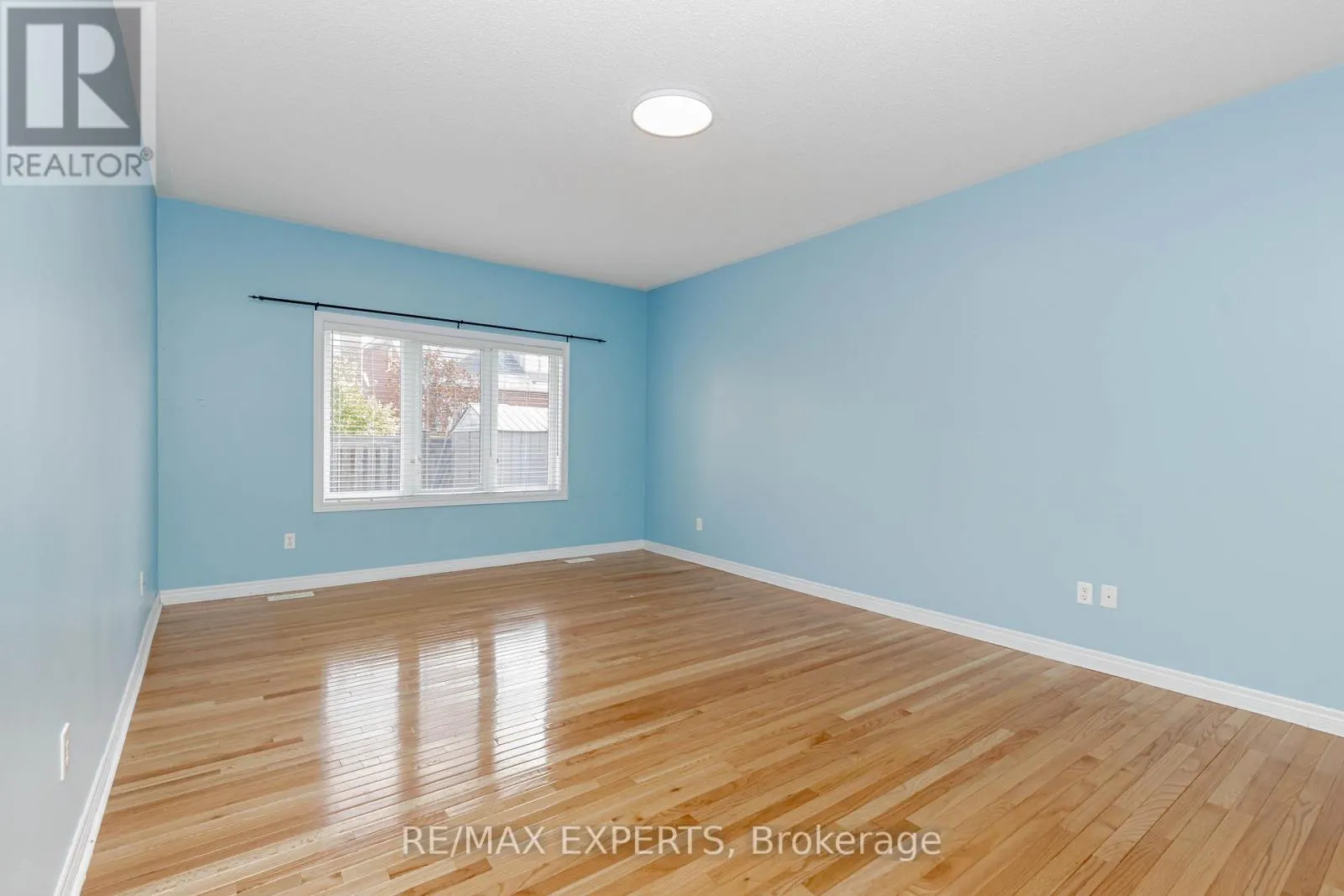 150 SAINT NICHOLAS CRESCENT