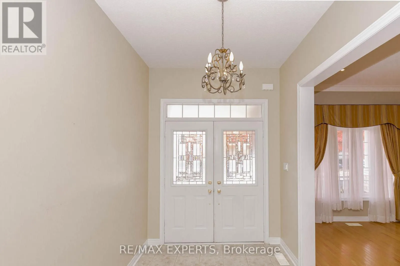 150 SAINT NICHOLAS CRESCENT