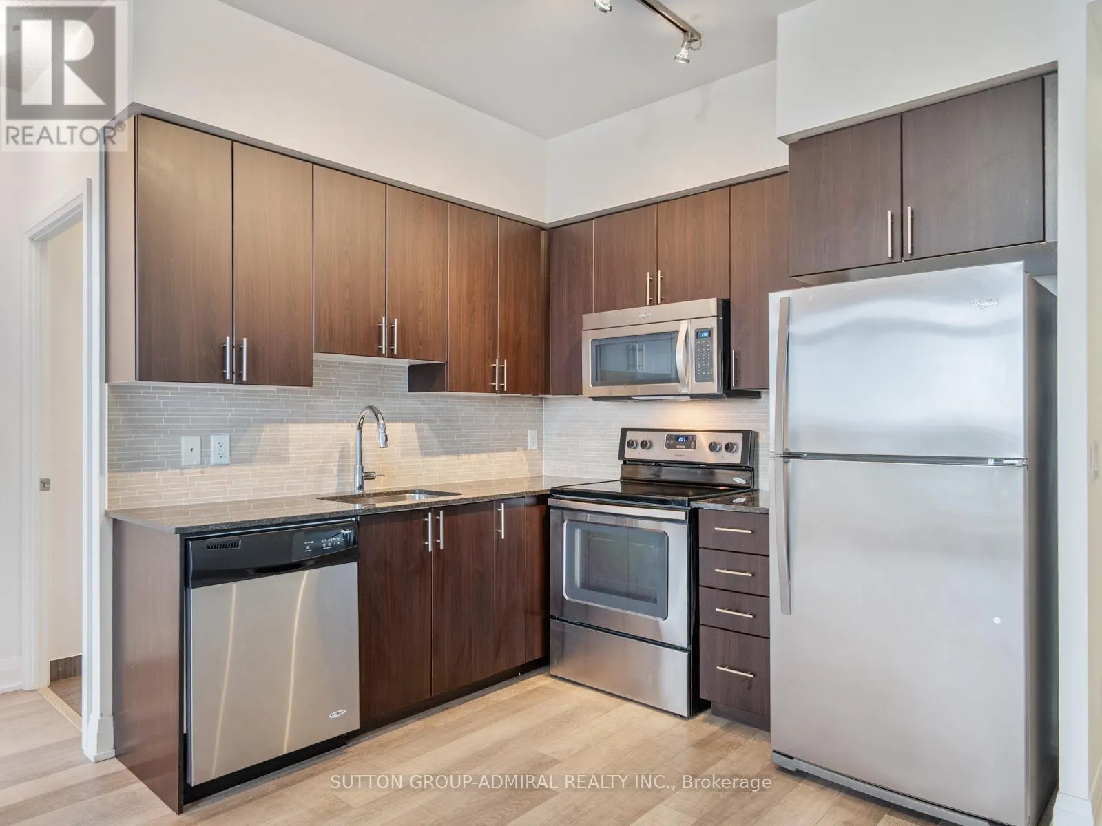 1515 - 85 NORTH PARK ROAD