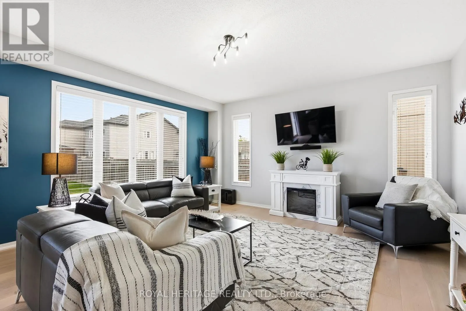 7 SUNDERLAND MEADOWS DRIVE