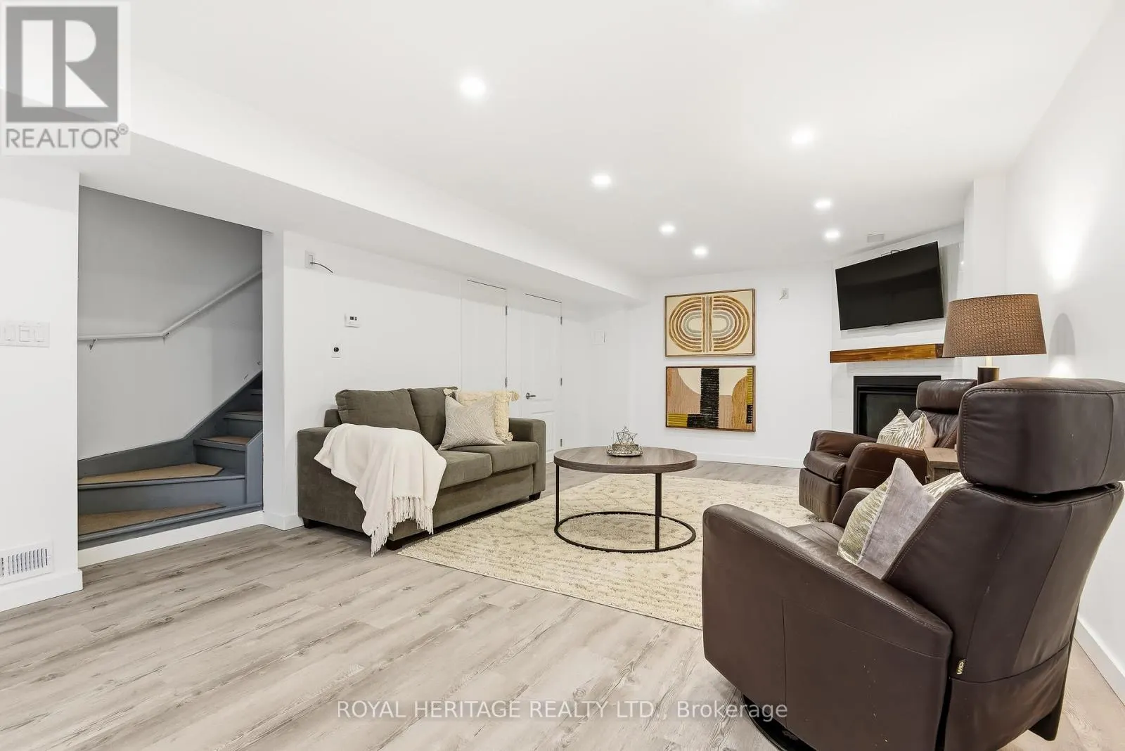 7 SUNDERLAND MEADOWS DRIVE