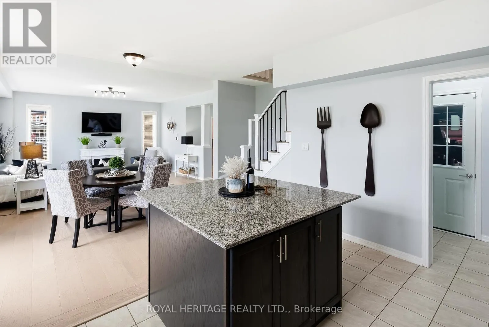 7 SUNDERLAND MEADOWS DRIVE