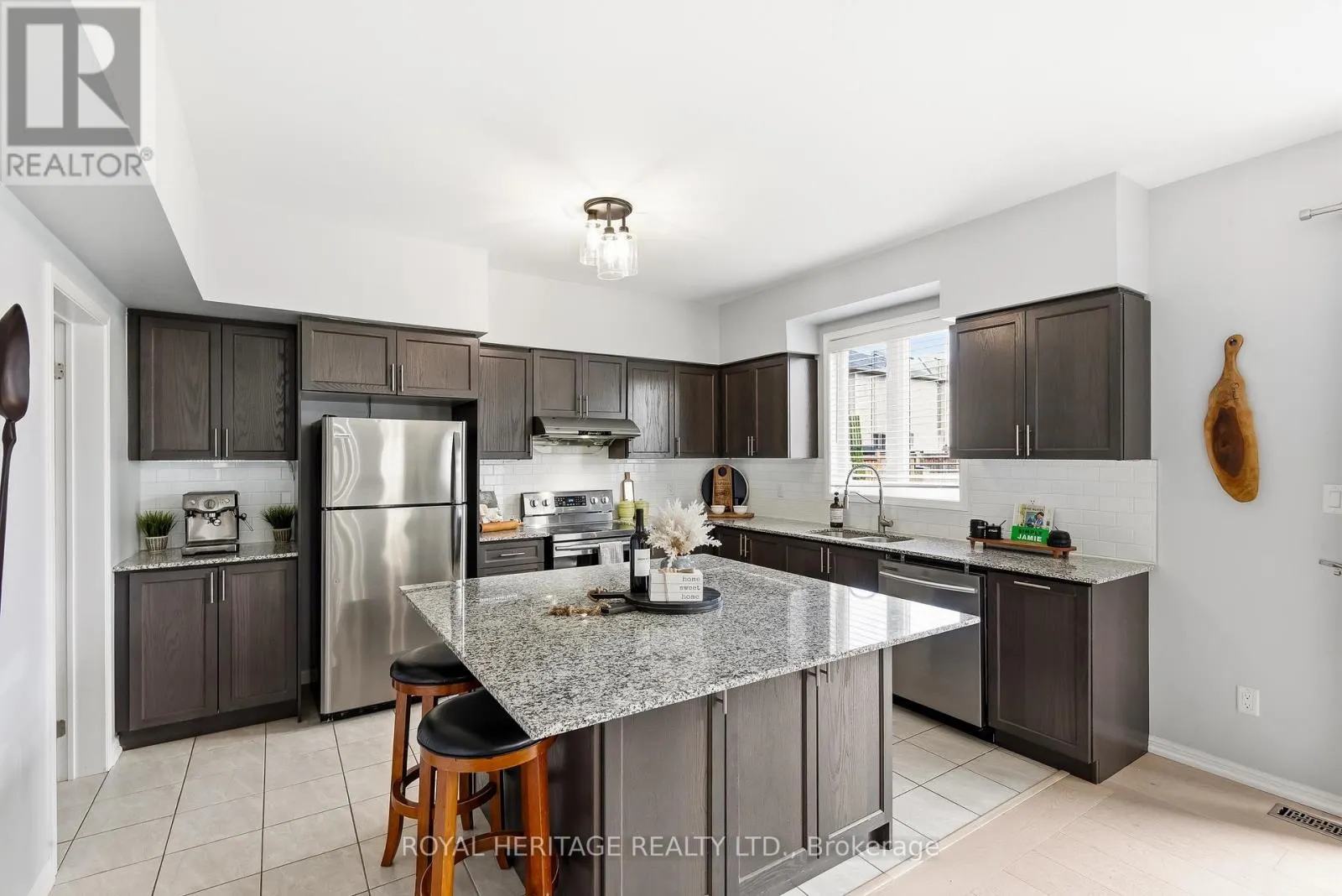 7 SUNDERLAND MEADOWS DRIVE