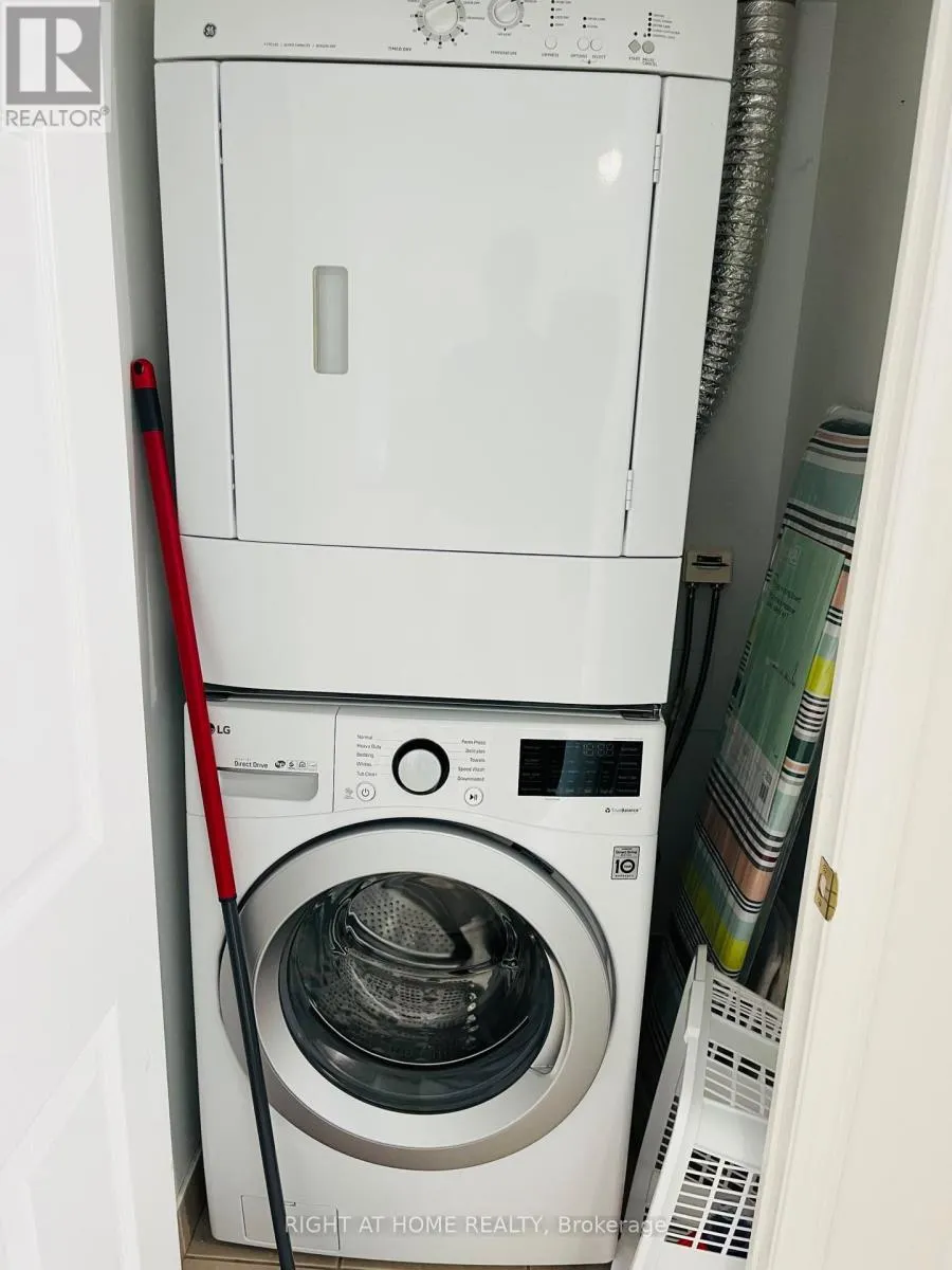 203 - 185 ONEIDA CRESCENT