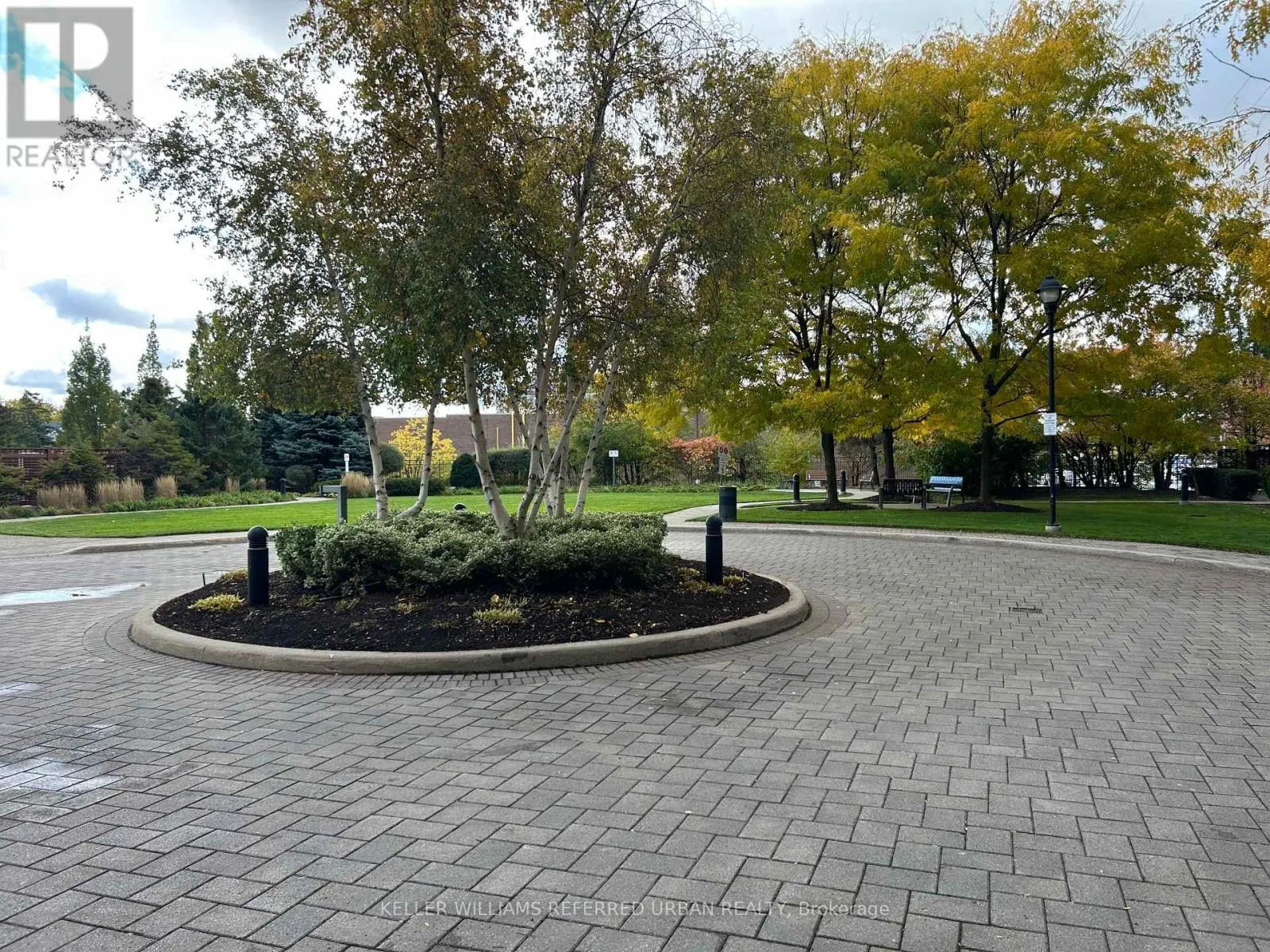 409 - 18 HARDING BOULEVARD