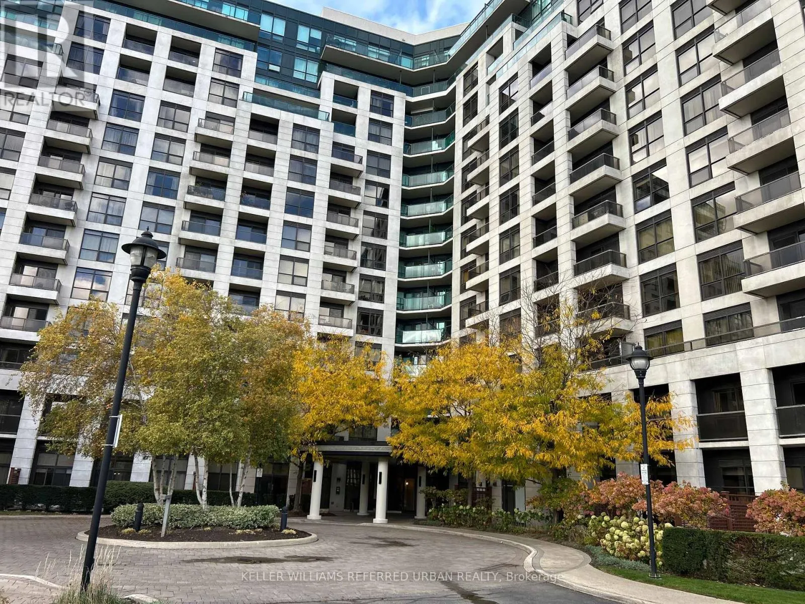 409 - 18 HARDING BOULEVARD