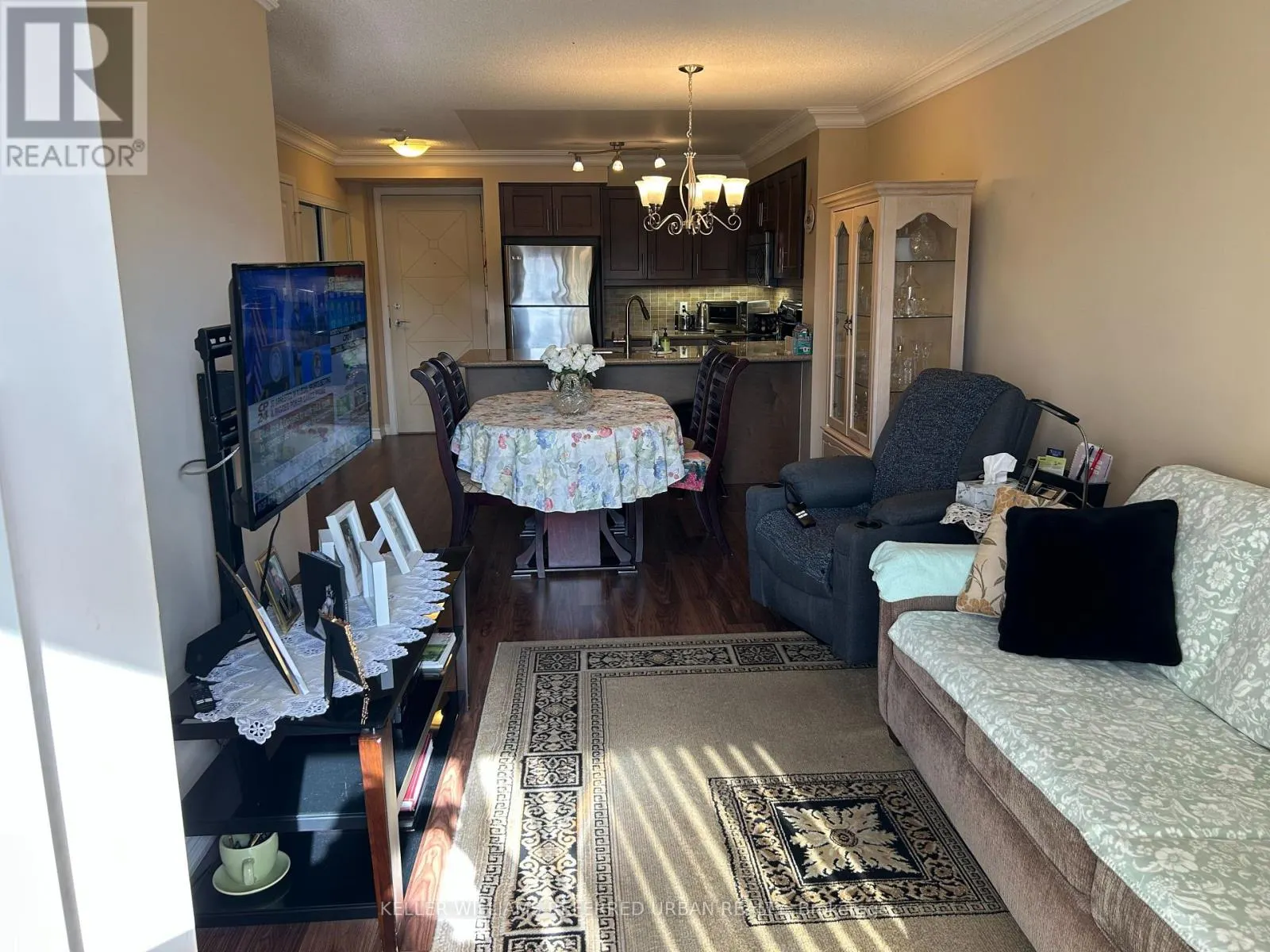 409 - 18 HARDING BOULEVARD