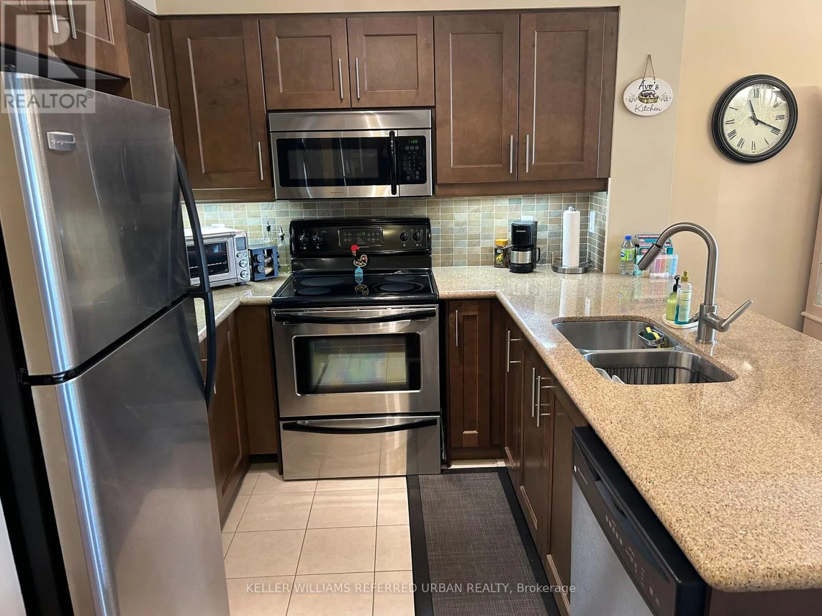 409 - 18 HARDING BOULEVARD