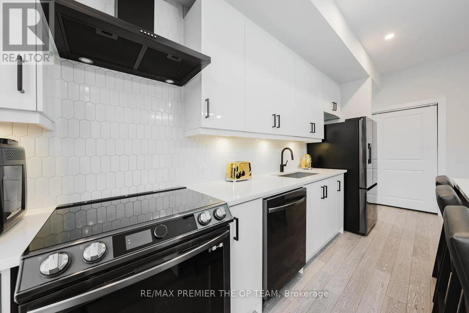 139 - 9580 ISLINGTON AVENUE