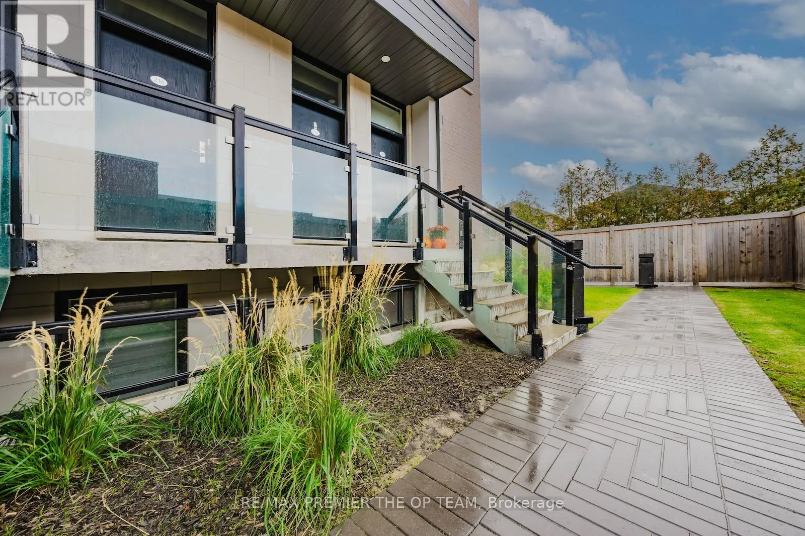 139 - 9580 ISLINGTON AVENUE