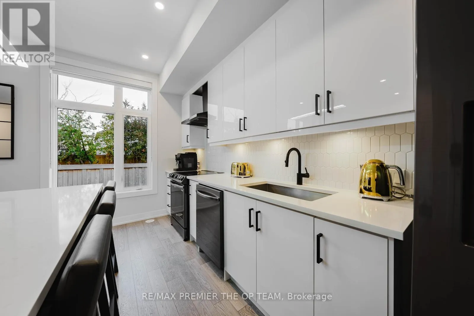 139 - 9580 ISLINGTON AVENUE