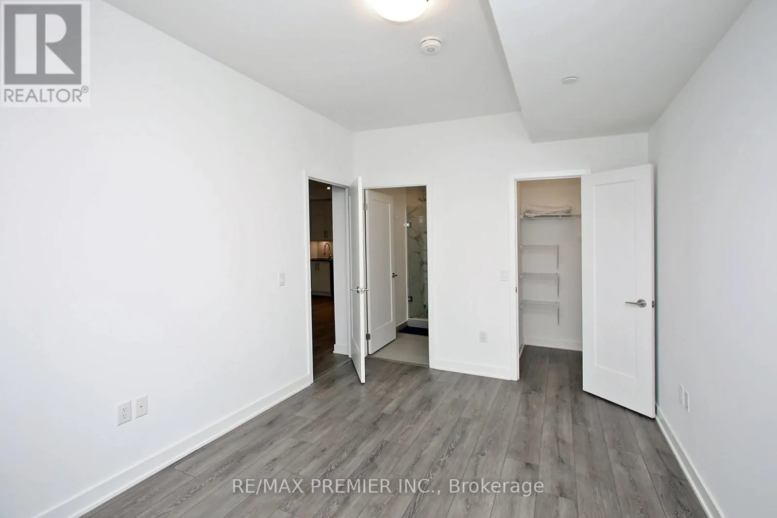 1210 - 95 ONEIDA CRESCENT