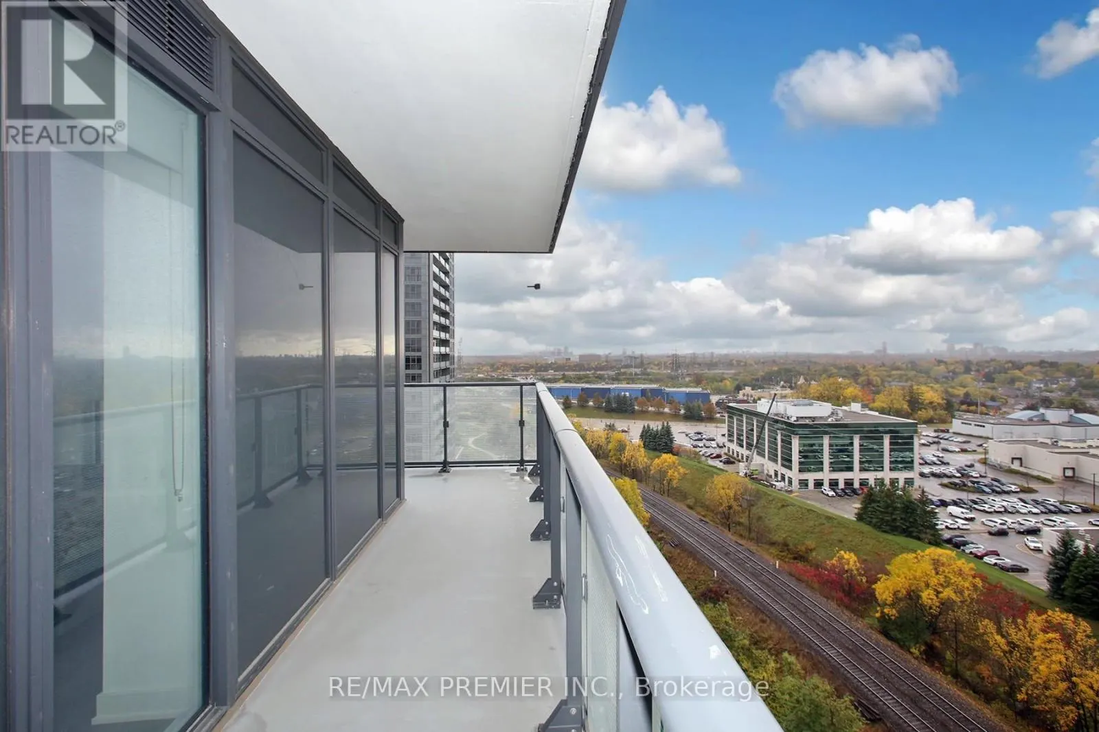 1210 - 95 ONEIDA CRESCENT