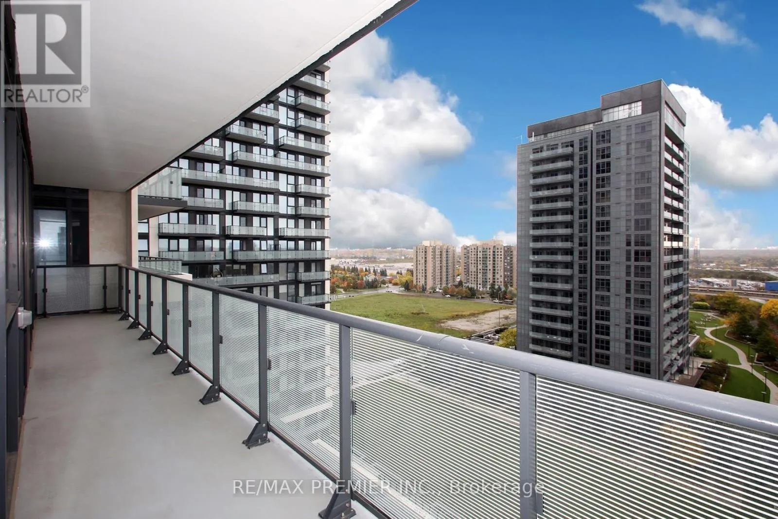 1210 - 95 ONEIDA CRESCENT