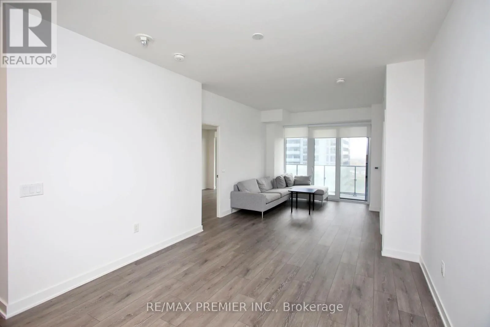 1210 - 95 ONEIDA CRESCENT