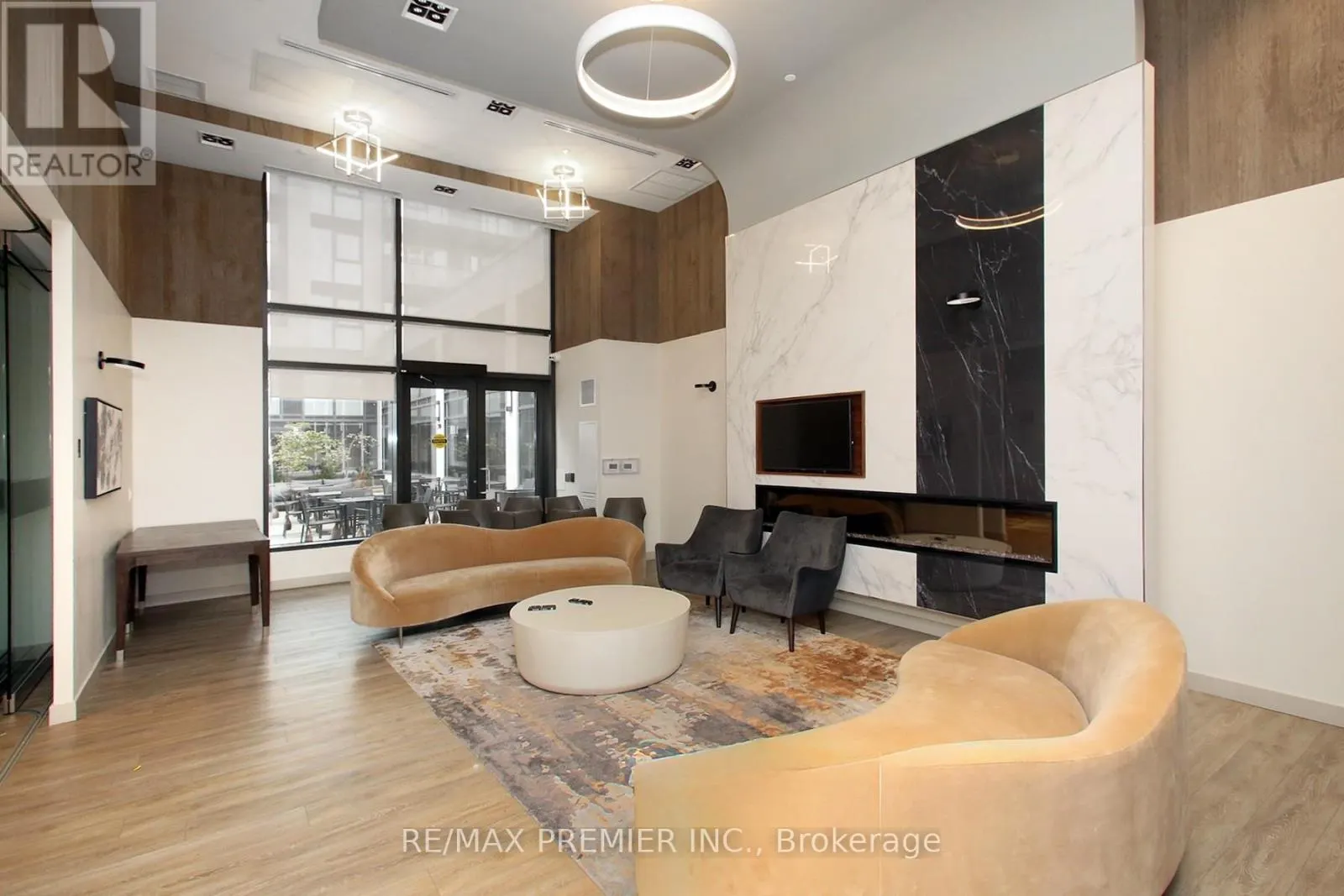 1210 - 95 ONEIDA CRESCENT