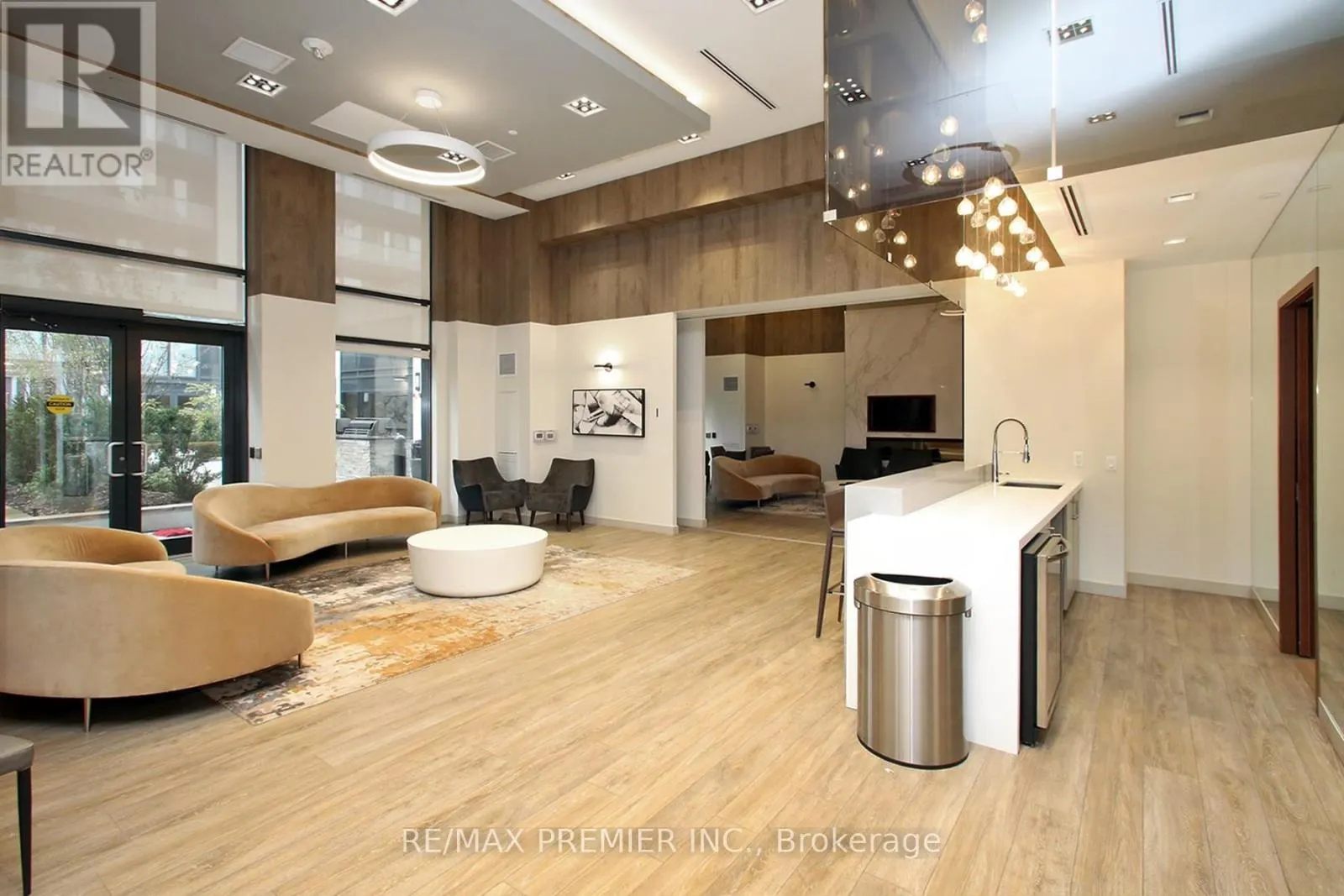 1210 - 95 ONEIDA CRESCENT