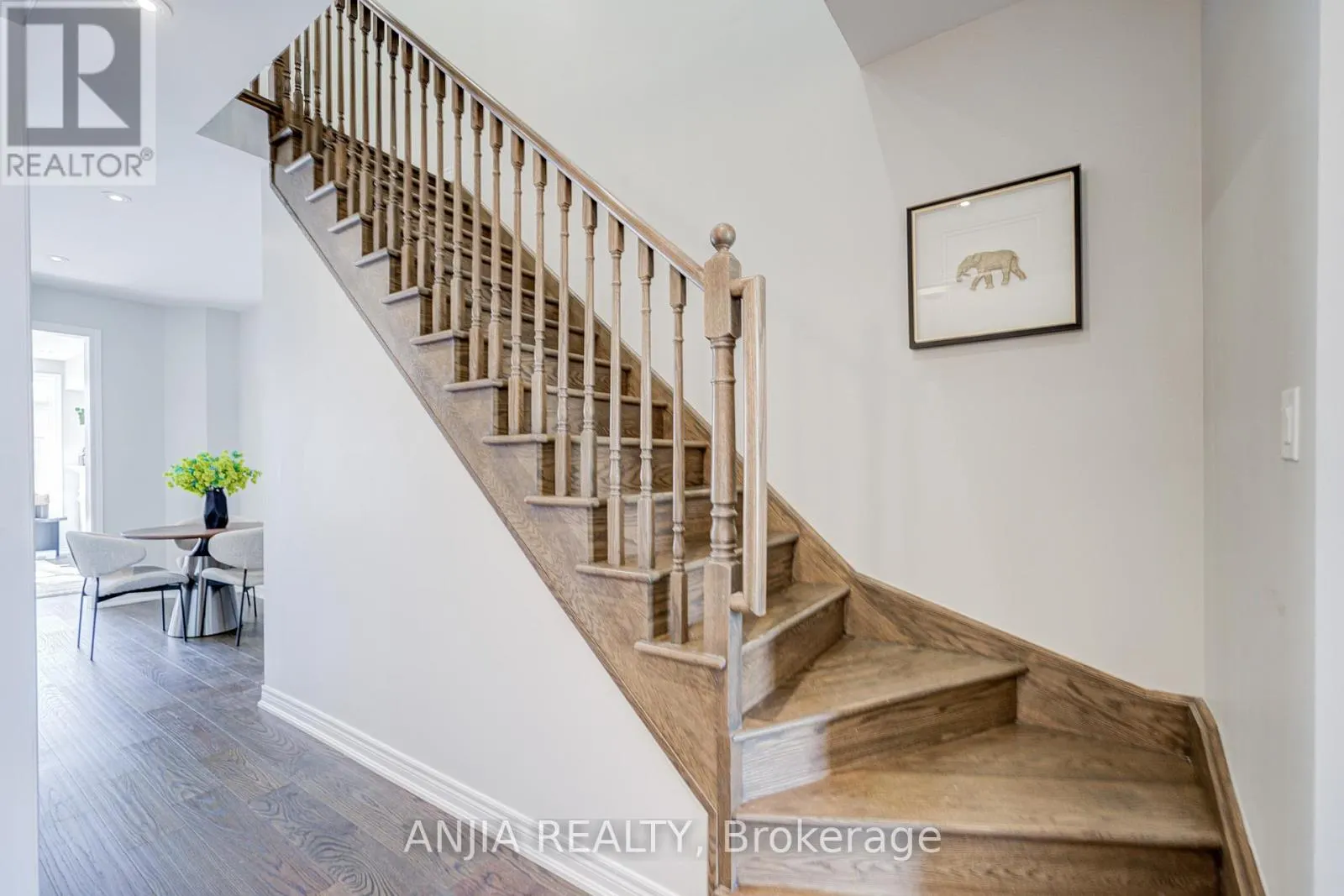 229 SOUTH UNIONVILLE AVENUE