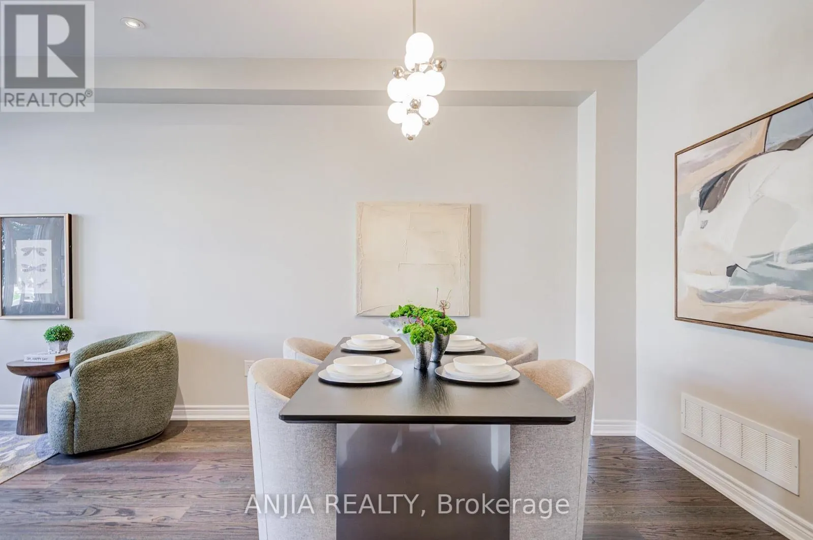 229 SOUTH UNIONVILLE AVENUE