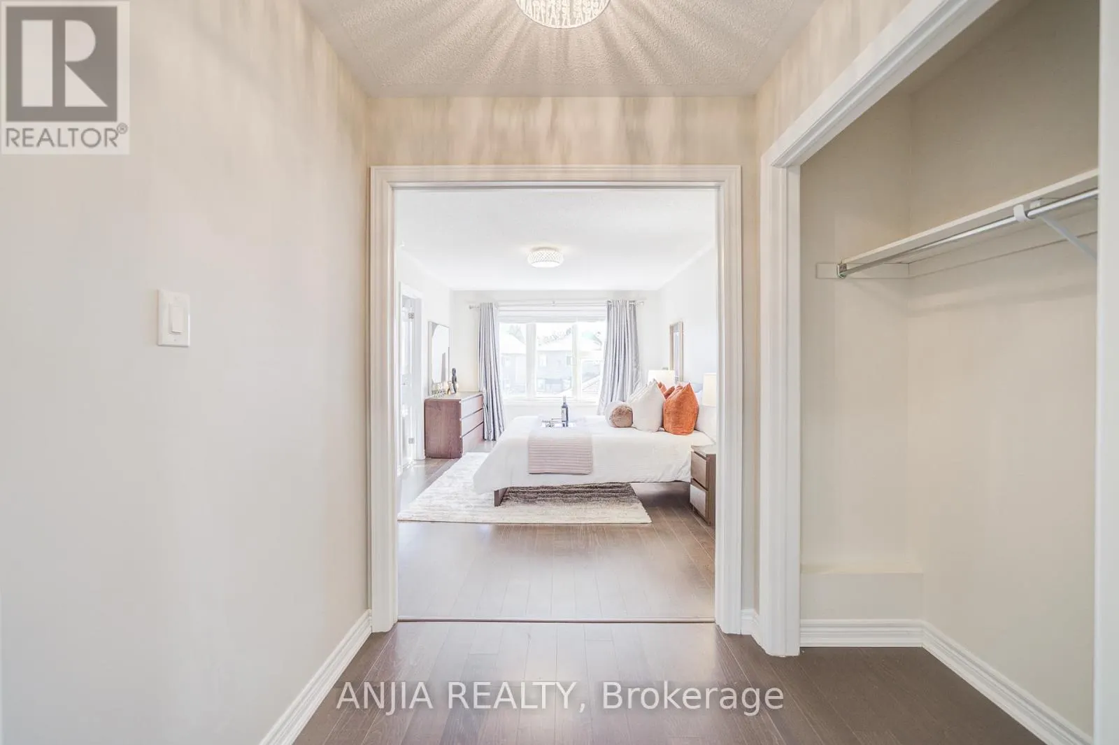 229 SOUTH UNIONVILLE AVENUE