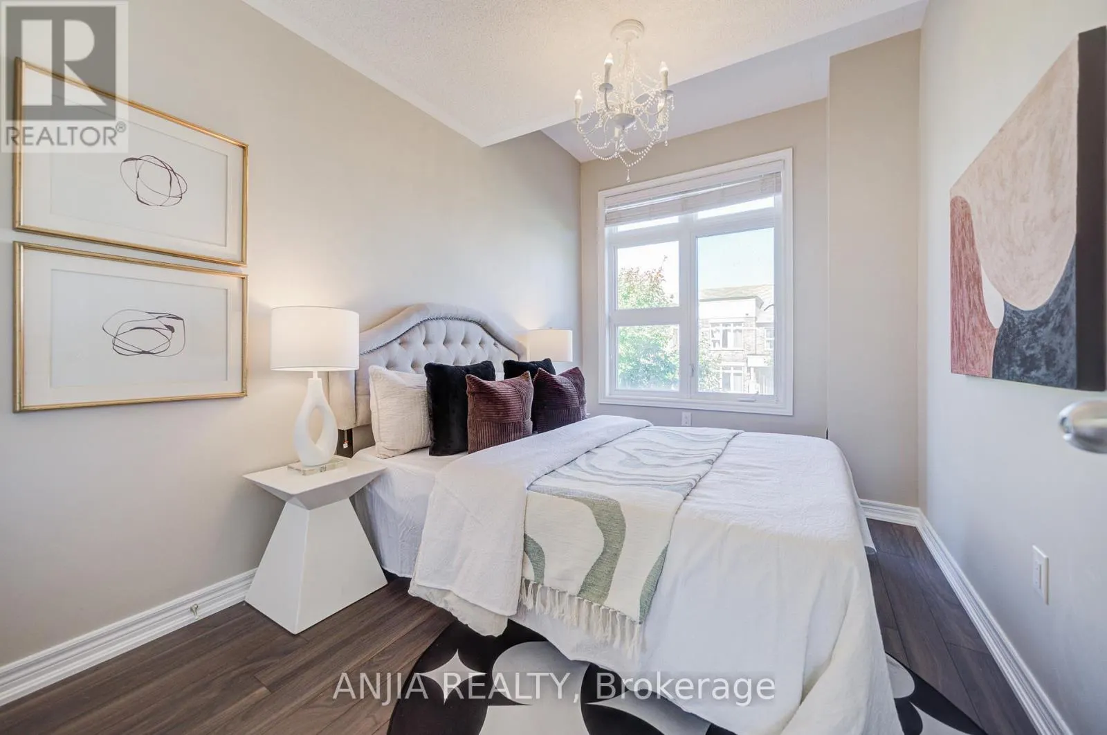 229 SOUTH UNIONVILLE AVENUE