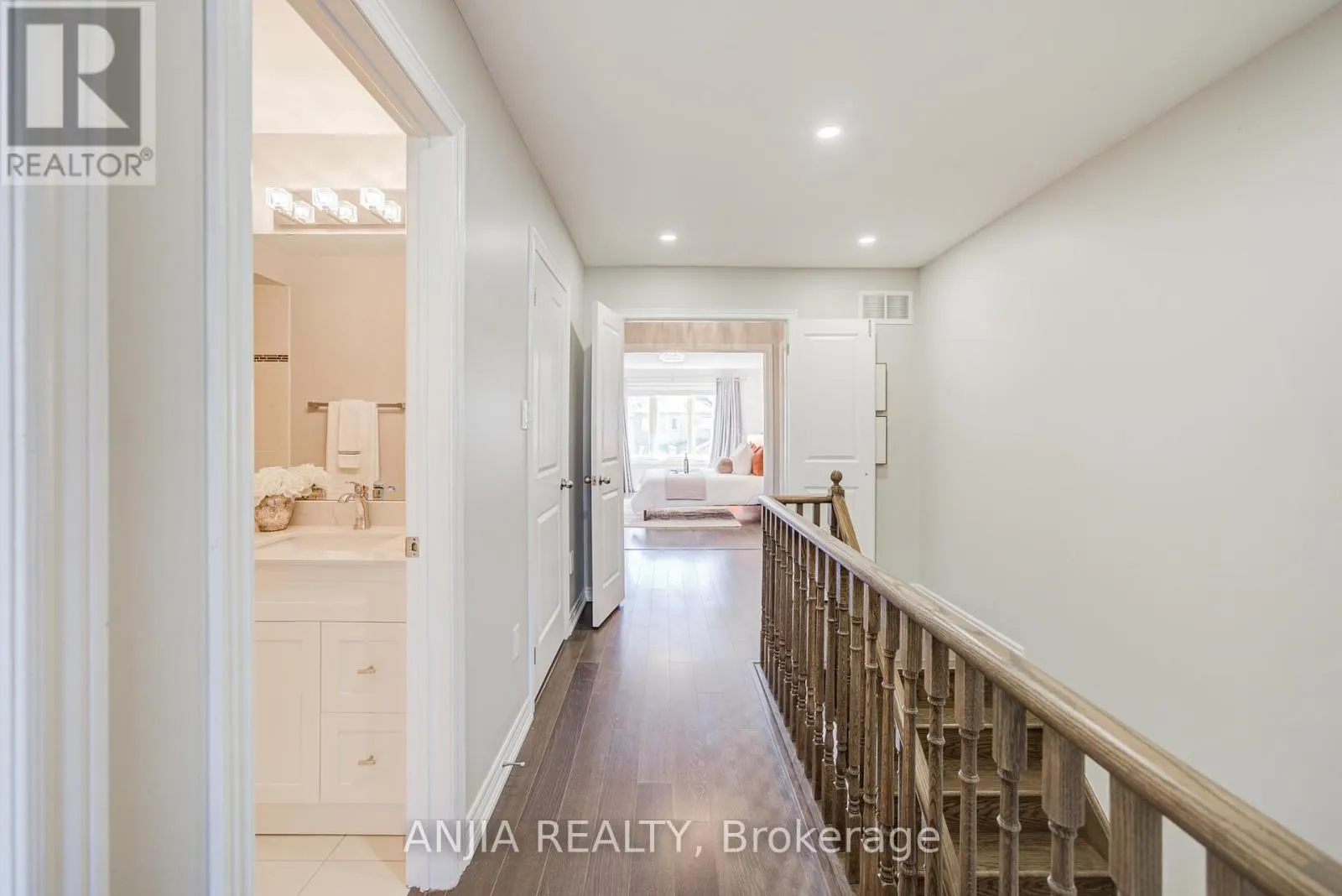 229 SOUTH UNIONVILLE AVENUE