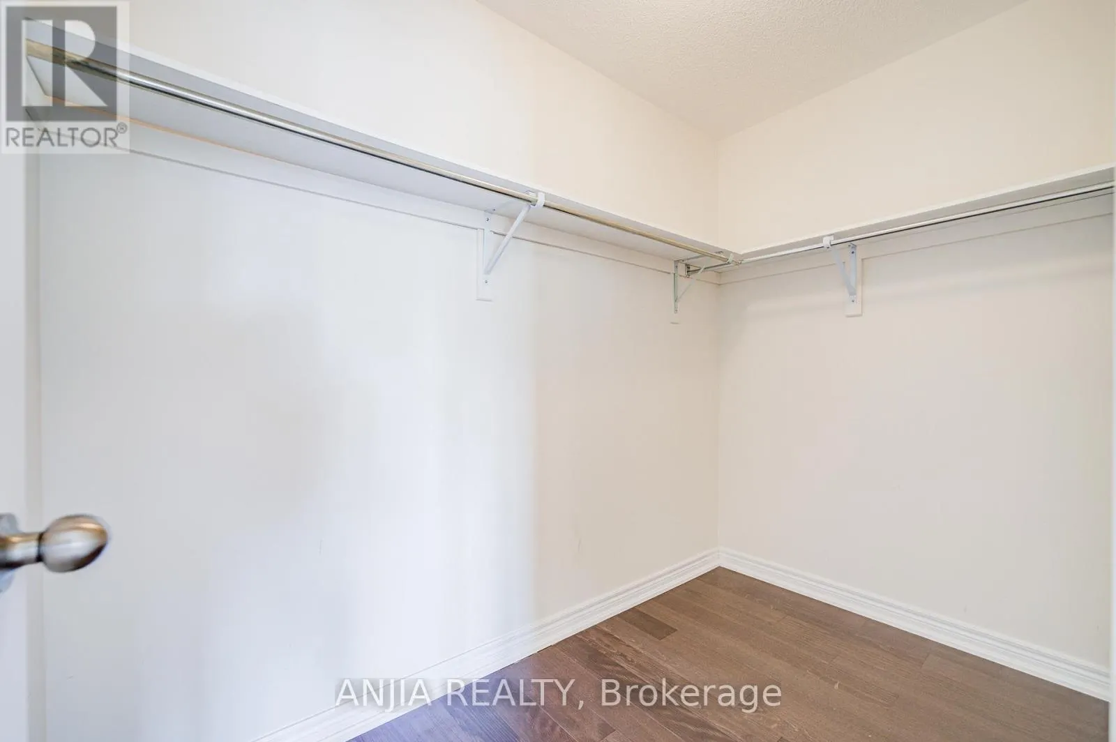 229 SOUTH UNIONVILLE AVENUE