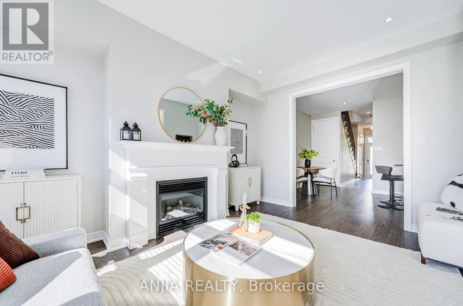 229 SOUTH UNIONVILLE AVENUE