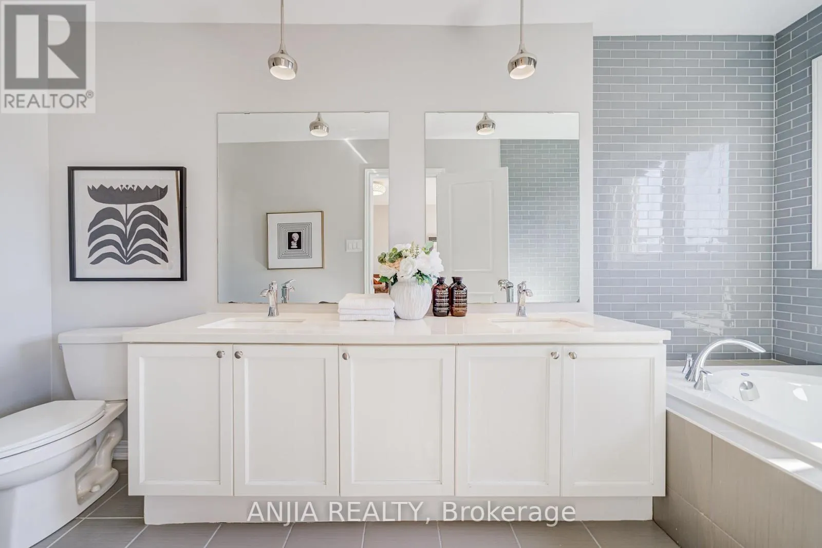 229 SOUTH UNIONVILLE AVENUE