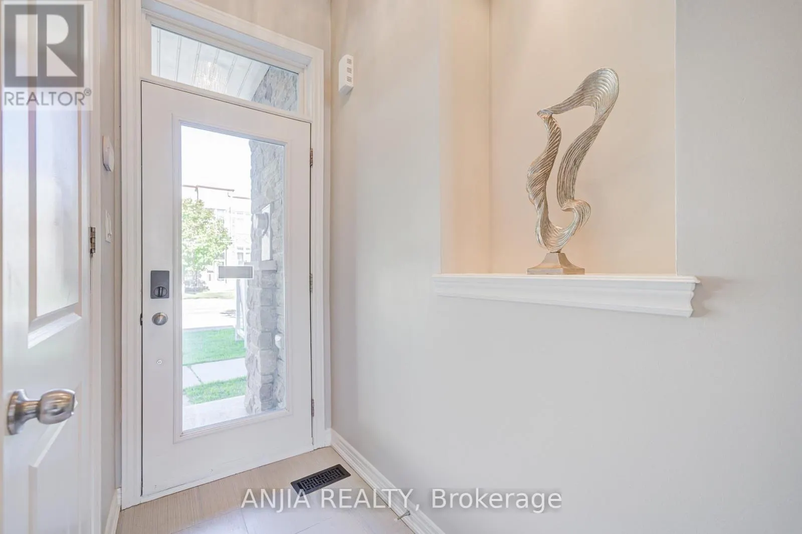 229 SOUTH UNIONVILLE AVENUE