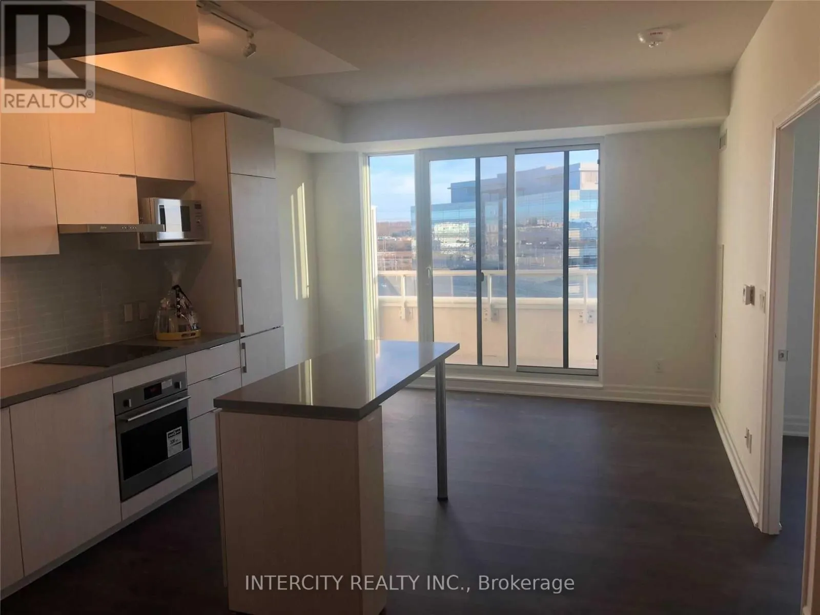 813A - 10 ROUGE VALLEY DRIVE