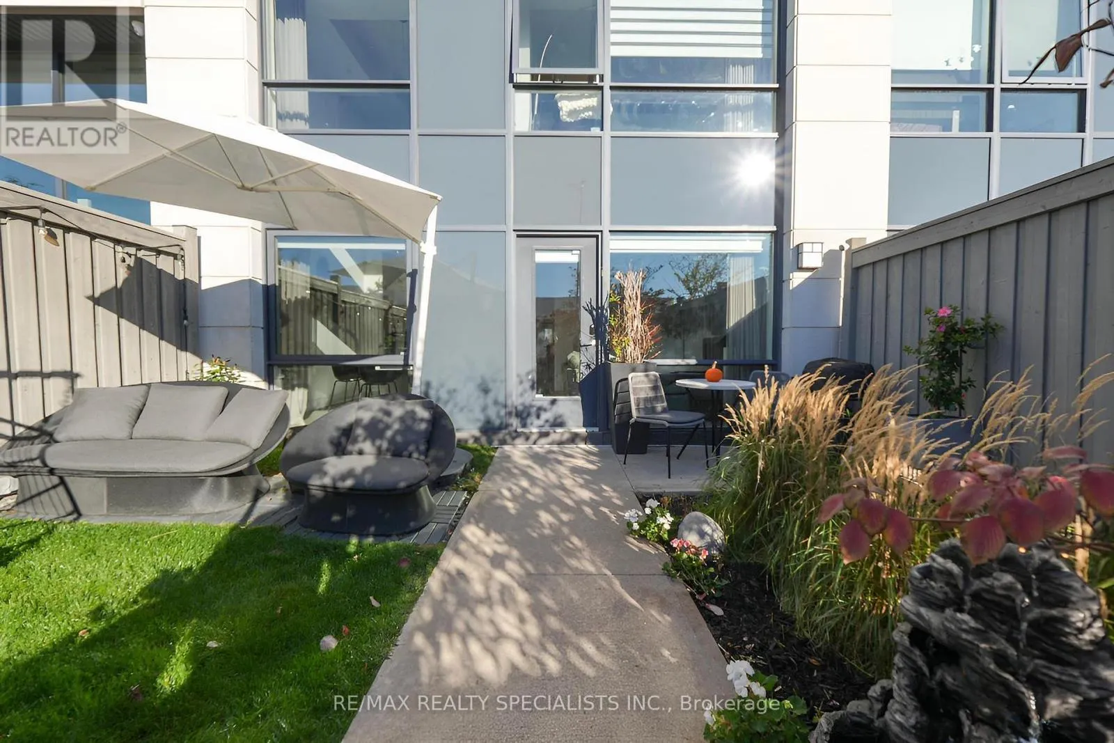 105 - 24 WOODSTREAM BOULEVARD