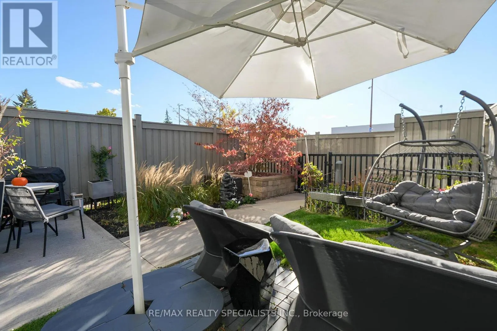 105 - 24 WOODSTREAM BOULEVARD