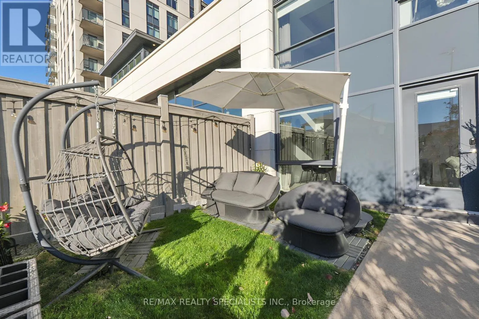 105 - 24 WOODSTREAM BOULEVARD