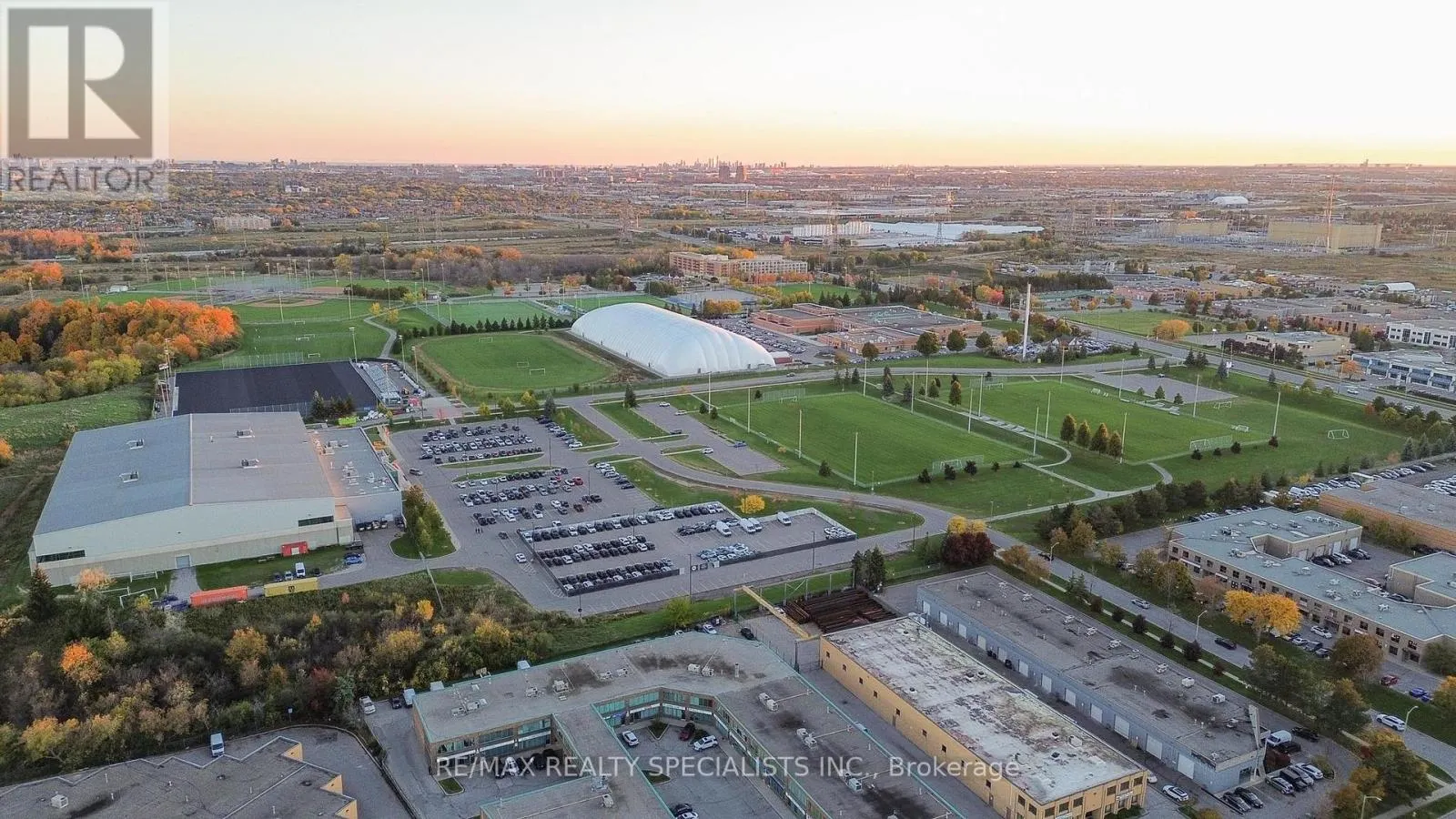 105 - 24 WOODSTREAM BOULEVARD