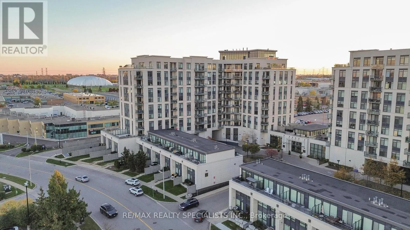 105 - 24 WOODSTREAM BOULEVARD